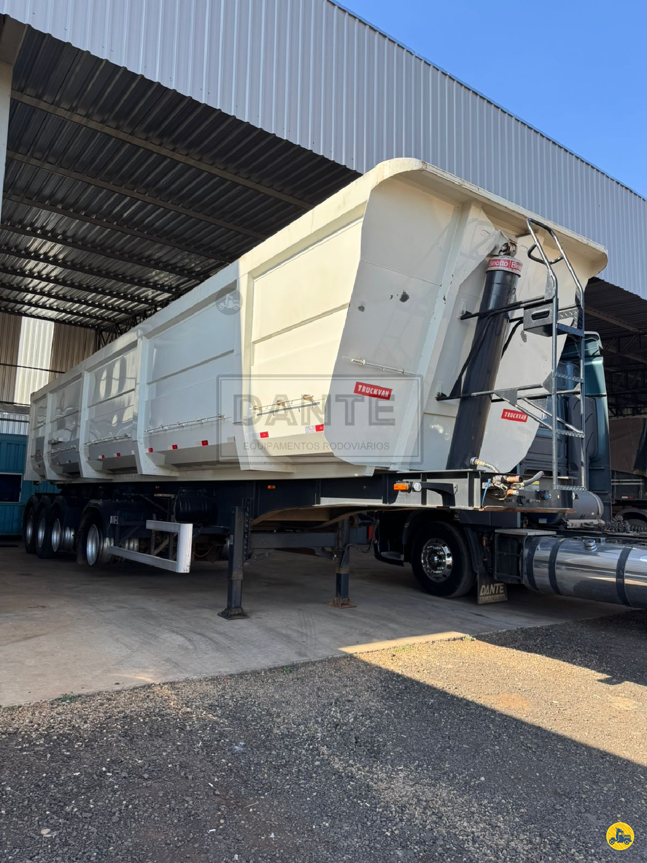 CARRETA SEMI-REBOQUE BASCULANTE Dante Implementos Rodoviários e Transportes ARARAQUARA SÃO PAULO SP